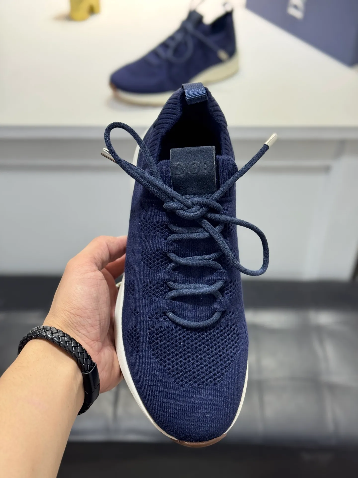 Men's shoes💰400【New style】🎠🎠Dior🔍Top purchasing agent🇮🇹 Di The new super-popular sneakers from the popular sneakers are synchronized with the new counters. The uppers are made of flying woven fabrics, and the logo logo on the tongue is perfectly reproduced with complex craftsmanship that is a must-have for fashionistas. The soles: the original soles are specially provided by the original factory, and the exclusive molded soles are super comfortable. The original factory orders, 🔍🔍multiple colors are available, you can go in and out of the counter at will, welcome to compare, a must-have for fashionable men. Code number: 38-44 (45 customized